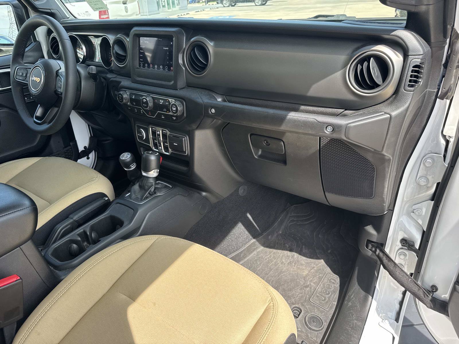 Used 2023 Jeep Gladiator Sport AWD/4WD image 9