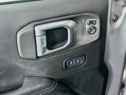 Used 2021 Jeep Wrangler Unlimited Sahara image 15