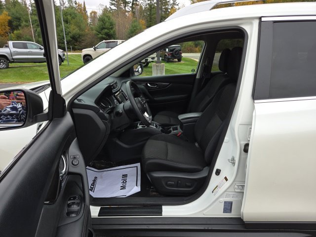 Used 2018 Nissan Rogue SV FWD image 23