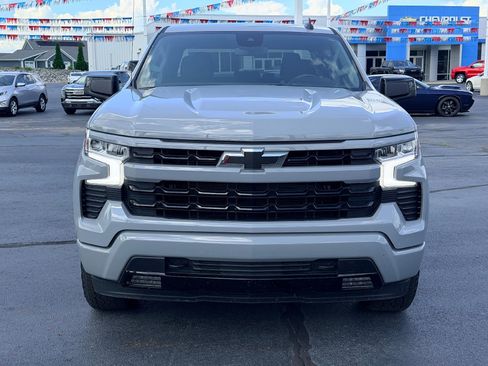 Used 2025 Chevrolet Silverado 1500 RST AWD/4WD image 2