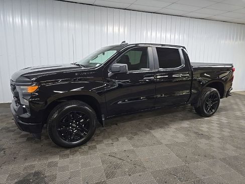 Used 2024 Chevrolet Silverado 1500 Custom w/ Dark Appearance Package image 6