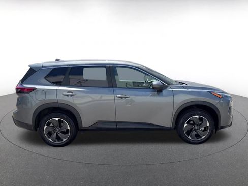 Used 2025 Nissan Rogue SV FWD image 16