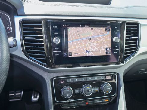 Used 2022 Volkswagen Atlas SEL Premium image 23