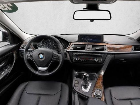 Used 2015 BMW 320i xDrive Sedan AWD/4WD image 25