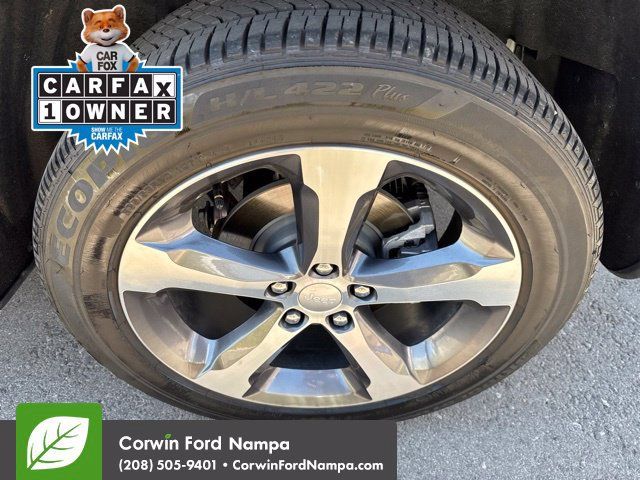 Used 2025 Jeep Grand Cherokee Limited w/ Luxury Tech Group II AWD/4WD image 13
