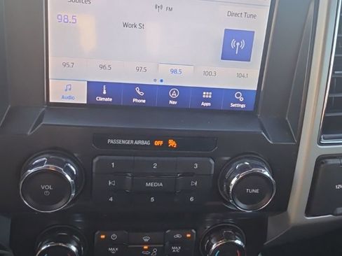 Used 2019 Ford F150 Lariat w/ Trailer Tow Package image 15