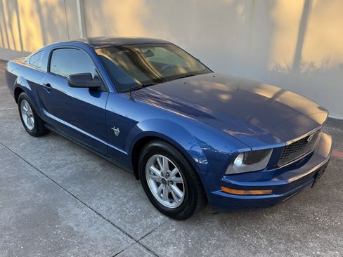 Used 2009 Ford Mustang Coupe image 1