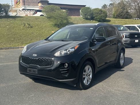 Used 2018 Kia Sportage LX w/ LX Popular Package image 3