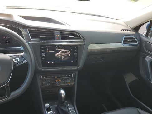 Used 2020 Volkswagen Tiguan SEL FWD image 13
