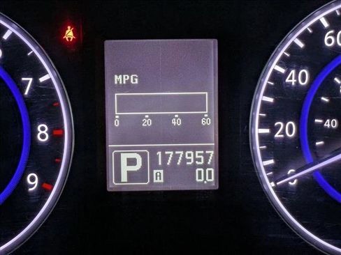 Used 2011 INFINITI G25 Journey RWD image 12