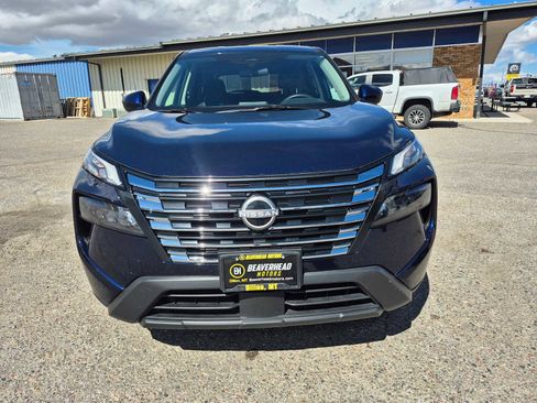 Used 2025 Nissan Rogue SV AWD/4WD image 12