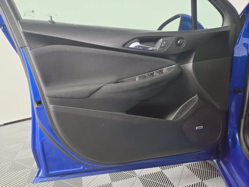 Used 2017 Chevrolet Cruze LT w/ Sun And Sound Package FWD image 12