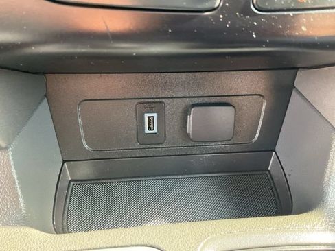 Used 2018 Ford Escape SE FWD image 18