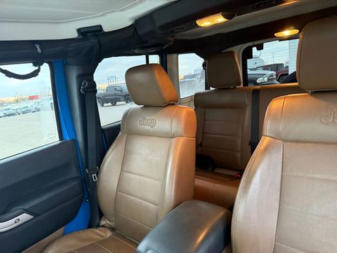 Used 2011 Jeep Wrangler Unlimited Sahara w/ Dual Top Group image 25