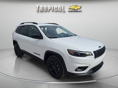 Used 2023 Jeep Cherokee Altitude Lux AWD/4WD image 7