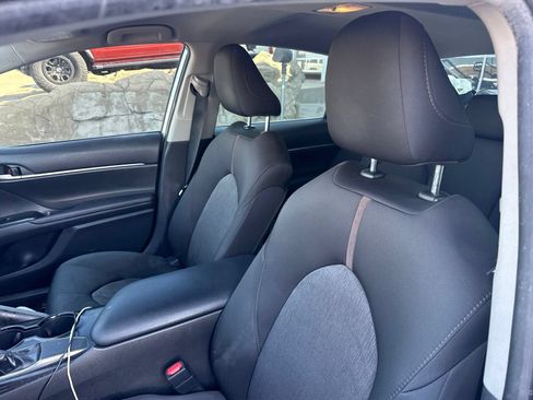 Used 2019 Toyota Camry LE FWD image 13