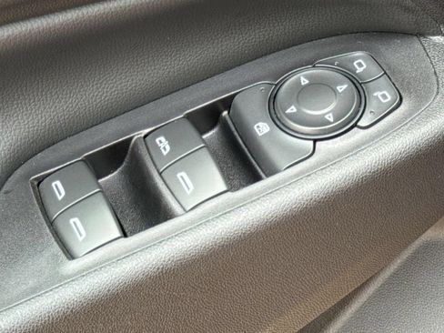 Used 2018 Chevrolet Equinox LT FWD image 15