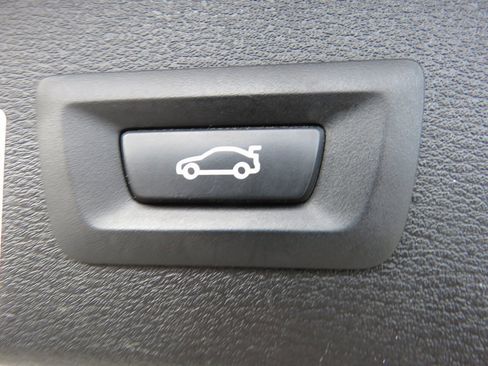 Used 2017 BMW X1 xDrive28i image 18