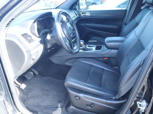 Used 2021 Jeep Grand Cherokee Laredo X AWD/4WD image 8