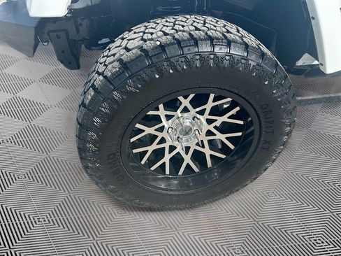 Used 2017 Jeep Wrangler Unlimited Sahara w/ Max Tow Package AWD/4WD image 29