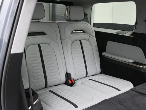 Used 2023 Rivian R1S Adventure AWD/4WD image 33