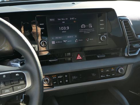 Certified 2025 Kia Sportage LX image 23