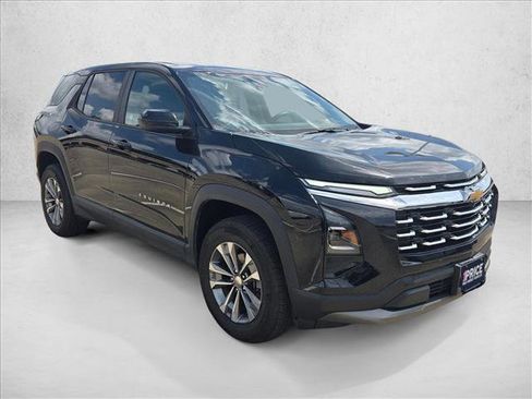 Used 2025 Chevrolet Equinox LT image 3