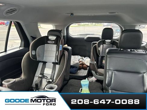 Used 2023 Ford Explorer XLT w/ Equipment Group 202A AWD/4WD image 6