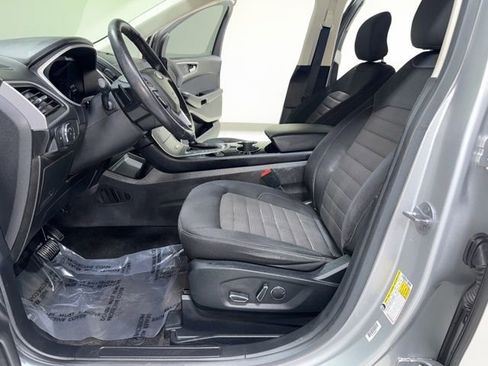 Used 2018 Ford Edge SEL image 12