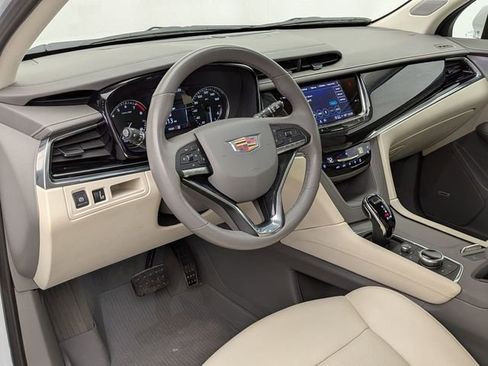 Certified 2024 Cadillac XT6 Premium Luxury w/ LPO, Floor Liner Package AWD/4WD image 9