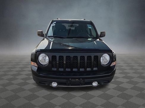 Used 2017 Jeep Patriot High Altitude AWD/4WD image 3