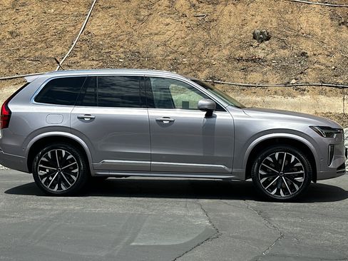 New 2026 Volvo XC90 T8 Ultra w/ Lounge Package AWD/4WD image 3