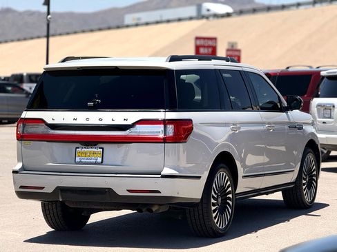 Used 2021 Lincoln Navigator Reserve image 7