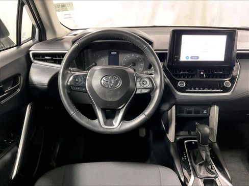 Certified 2024 Toyota Corolla Cross LE image 17