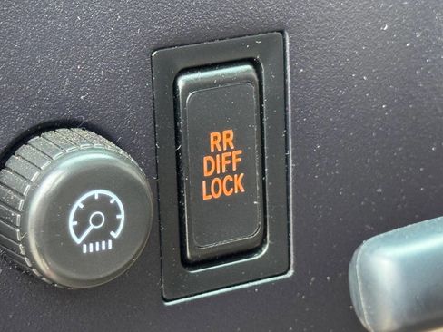 Used 2004 Toyota Tacoma PreRunner image 2