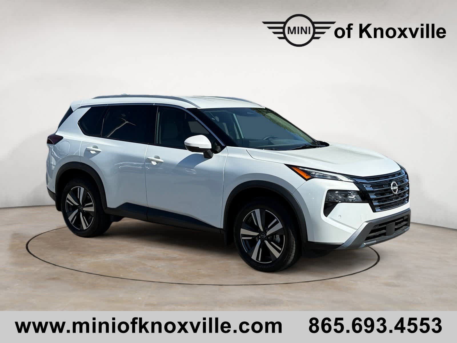 Used 2025 Nissan Rogue SL AWD/4WD image 1