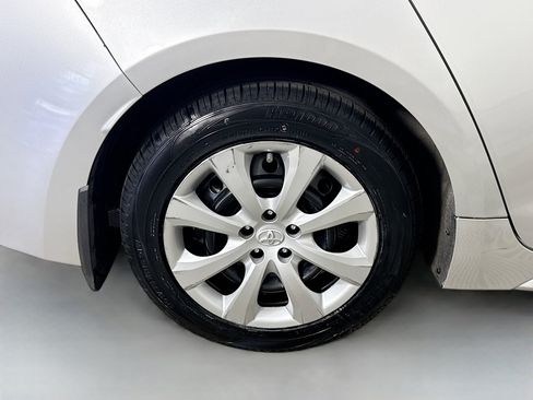 Used 2024 Toyota Corolla LE FWD image 32