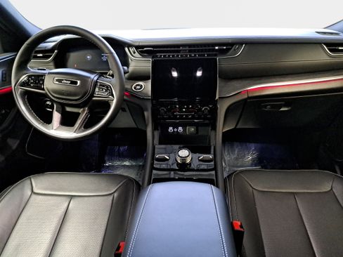 Used 2024 Jeep Grand Cherokee L Overland w/ Trailer Tow Package image 9