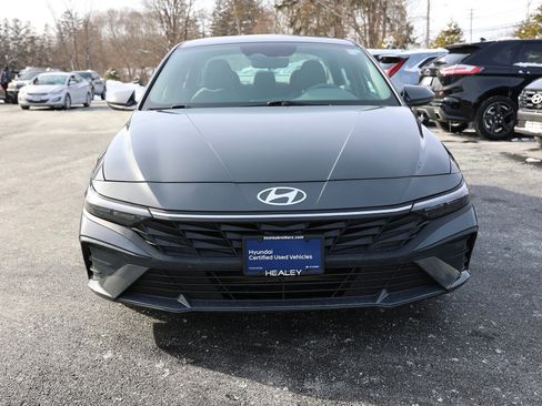 Certified 2024 Hyundai Elantra SE image 2