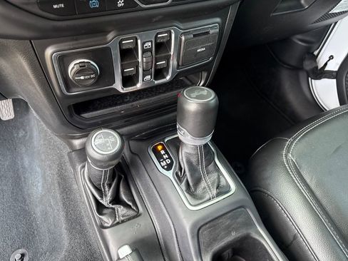 Used 2022 Jeep Wrangler 4WD Unlimited Sahara 4xe image 25