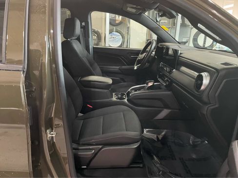 Used 2023 Chevrolet Colorado LT w/ LT Convenience Package AWD/4WD image 34