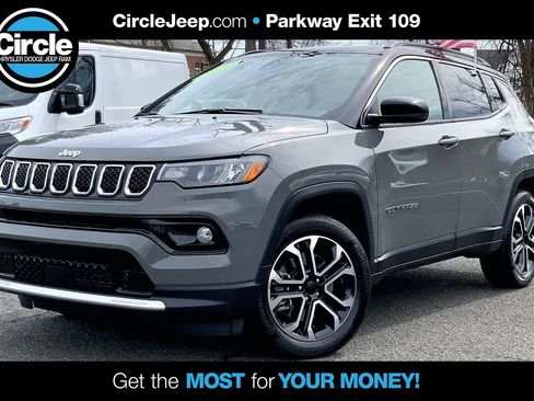 Used 2024 Jeep Compass Limited image 1