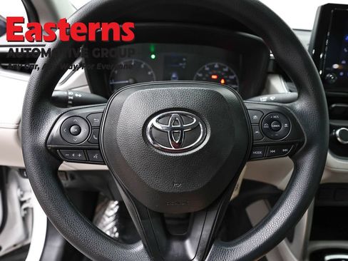 Used 2023 Toyota Corolla Cross L AWD/4WD image 10