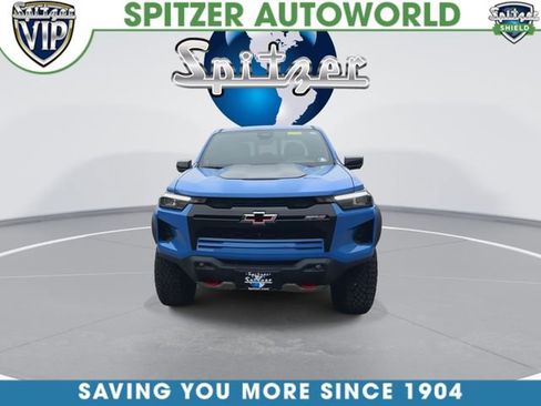 Used 2025 Chevrolet Colorado ZR2 w/ Technology Package AWD/4WD image 3