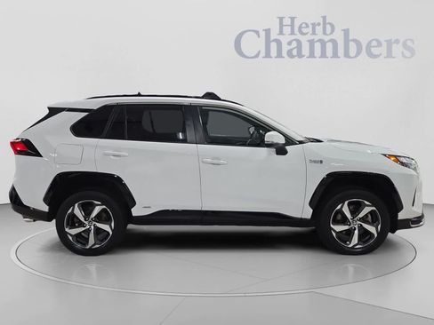 Used 2022 Toyota RAV4 SE w/ Carpet Mat Package (TMS) AWD/4WD image 11