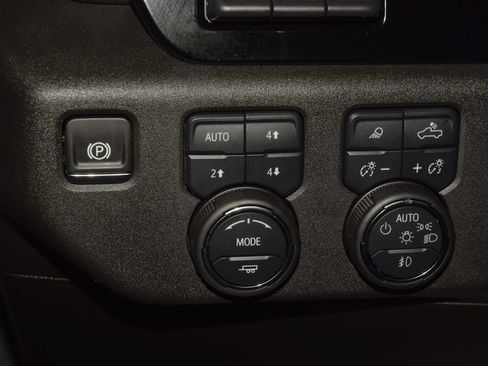 Used 2025 Chevrolet Silverado 1500 High Country AWD/4WD image 37