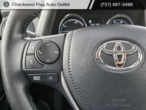 Used 2017 Toyota RAV4 Limited image 28