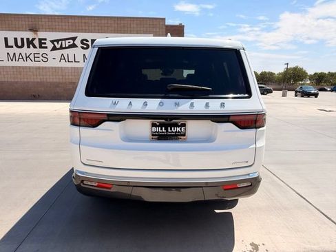 Used 2022 Jeep Wagoneer Series II w/ Premium Group I AWD/4WD image 11