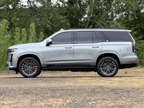 Used 2023 Cadillac Escalade V AWD/4WD image 4