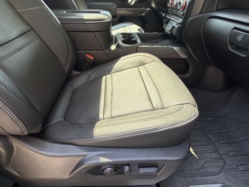 Used 2022 GMC Sierra 3500 Denali AWD/4WD image 44